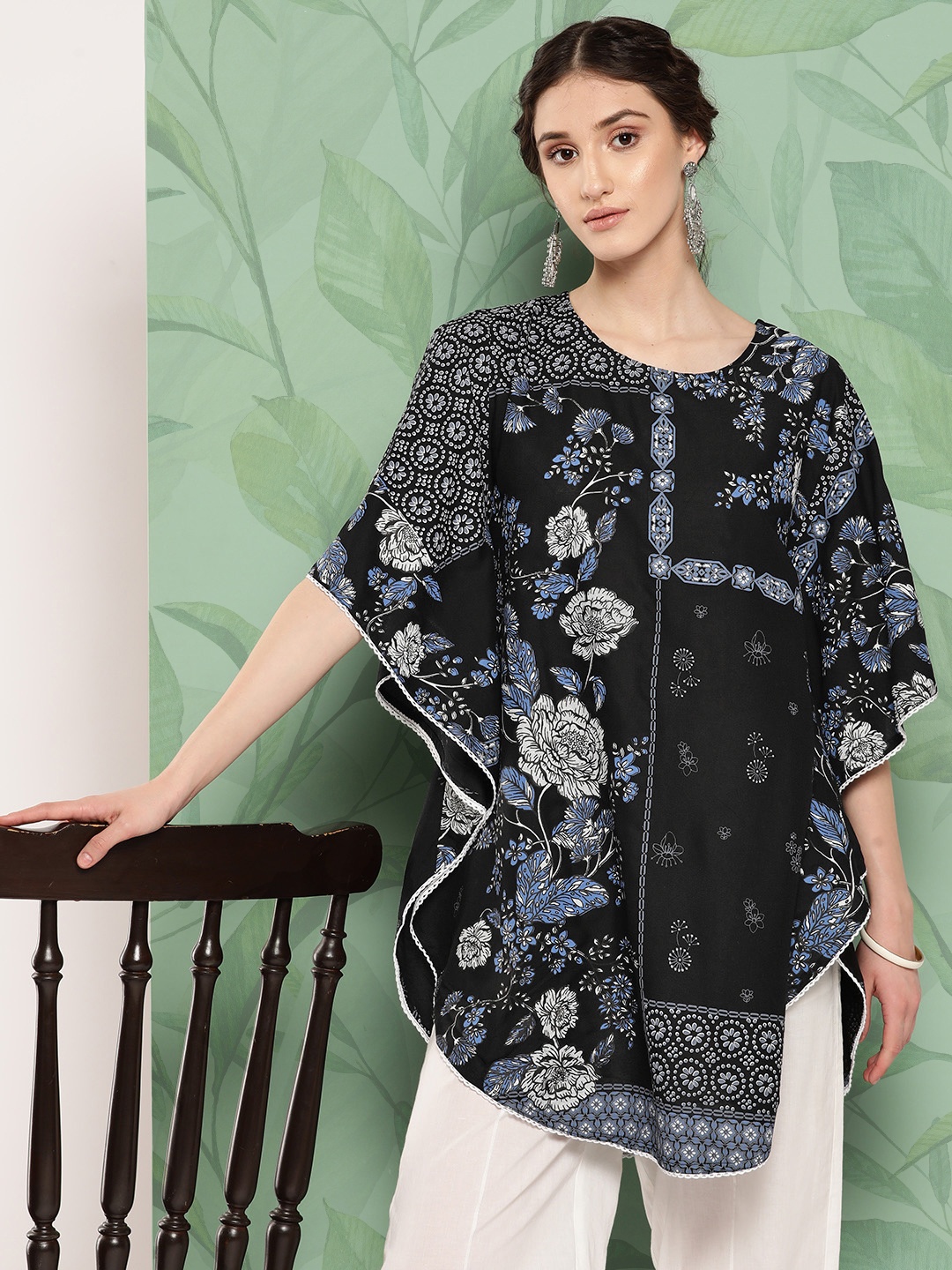 

Sangria Floral Printed Extended Sleeves Kaftan Kurta, Black