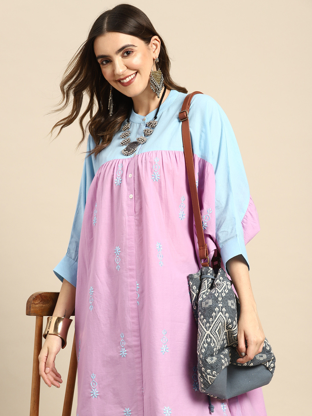 

Sangria Pure Cotton Floral Embroidered Thread Work Oversized Kurta, Lavender