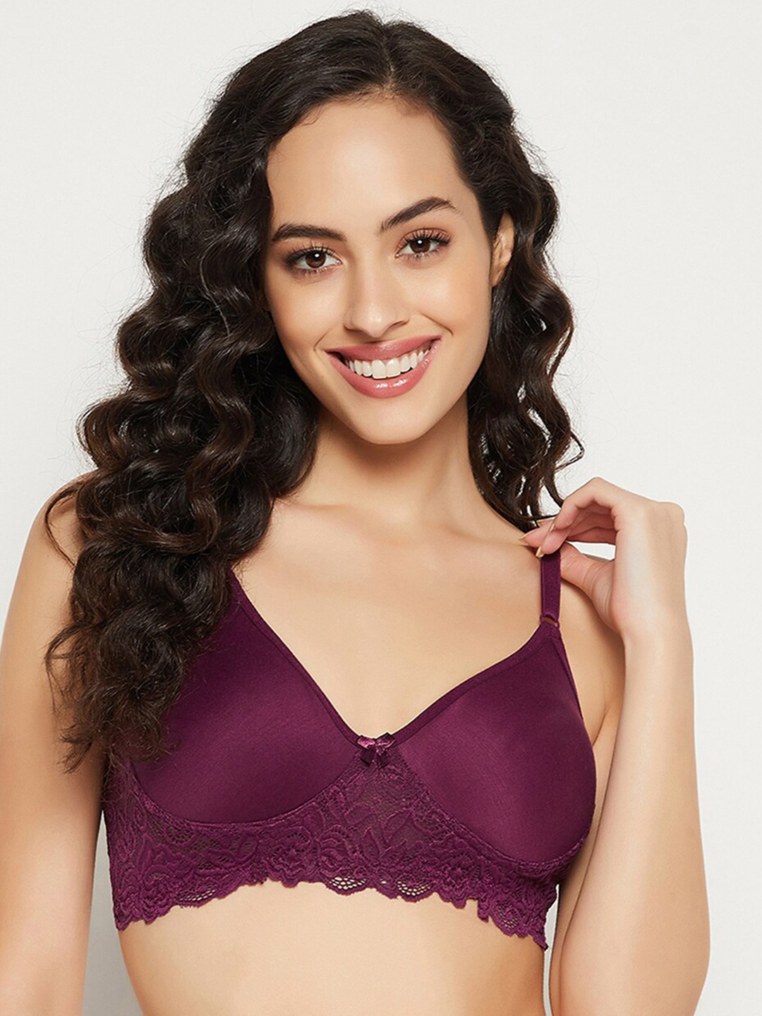 

Clovia Purple Non-Wired Seamless Lightly Padded Bra BR1280A1532B