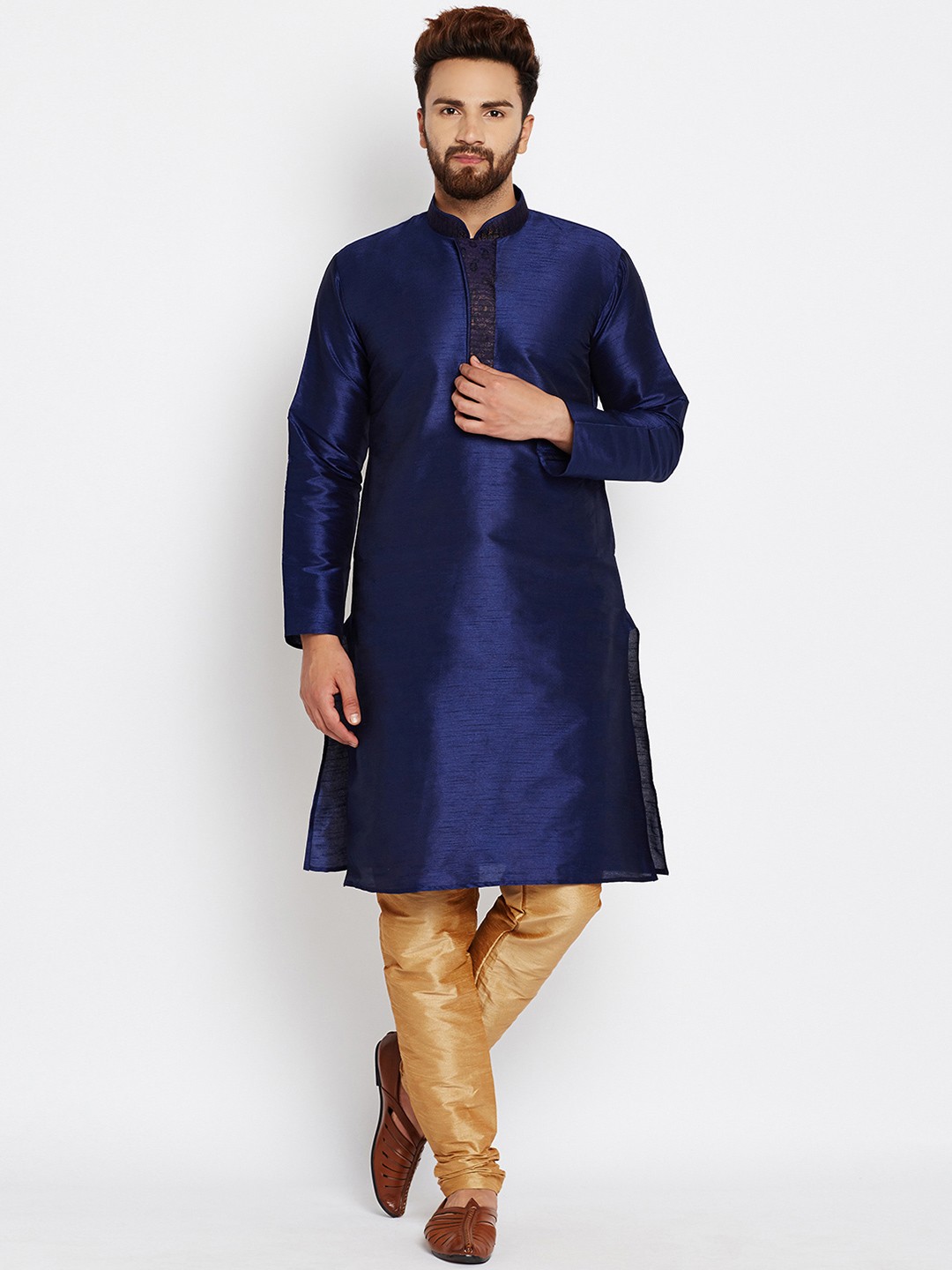 

SOJANYA Men Navy & Golden Solid Kurta with Churidar, Navy blue