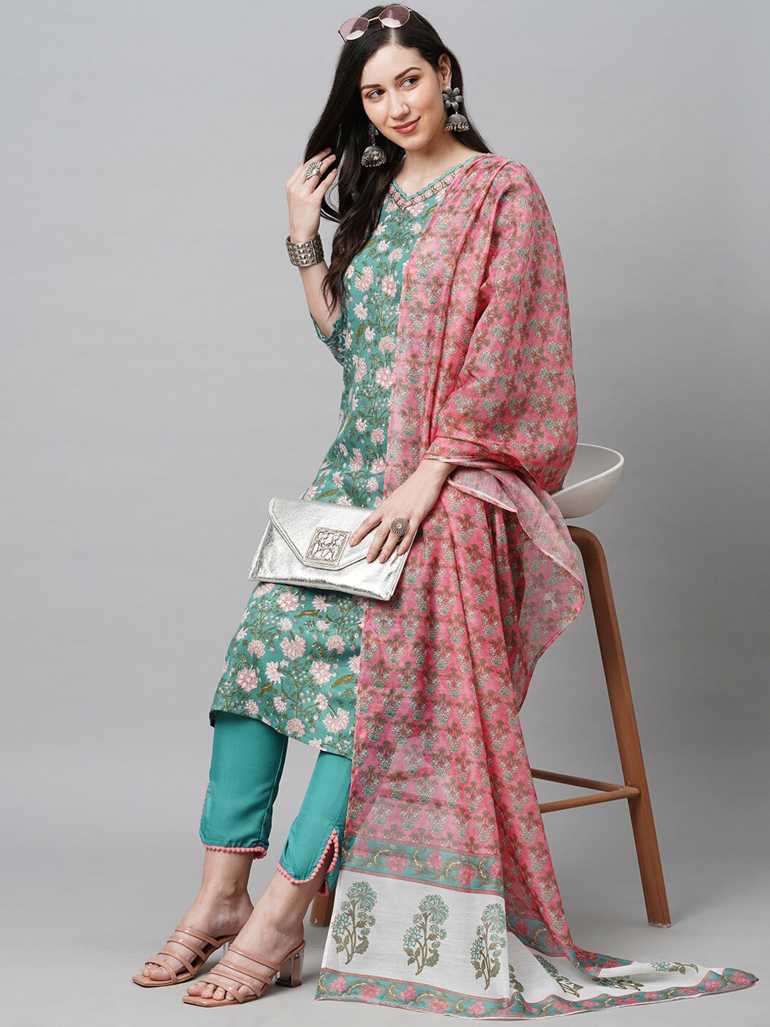 

KALINI Women Green Floral Printed Kurta with Trousers & With Dupatta