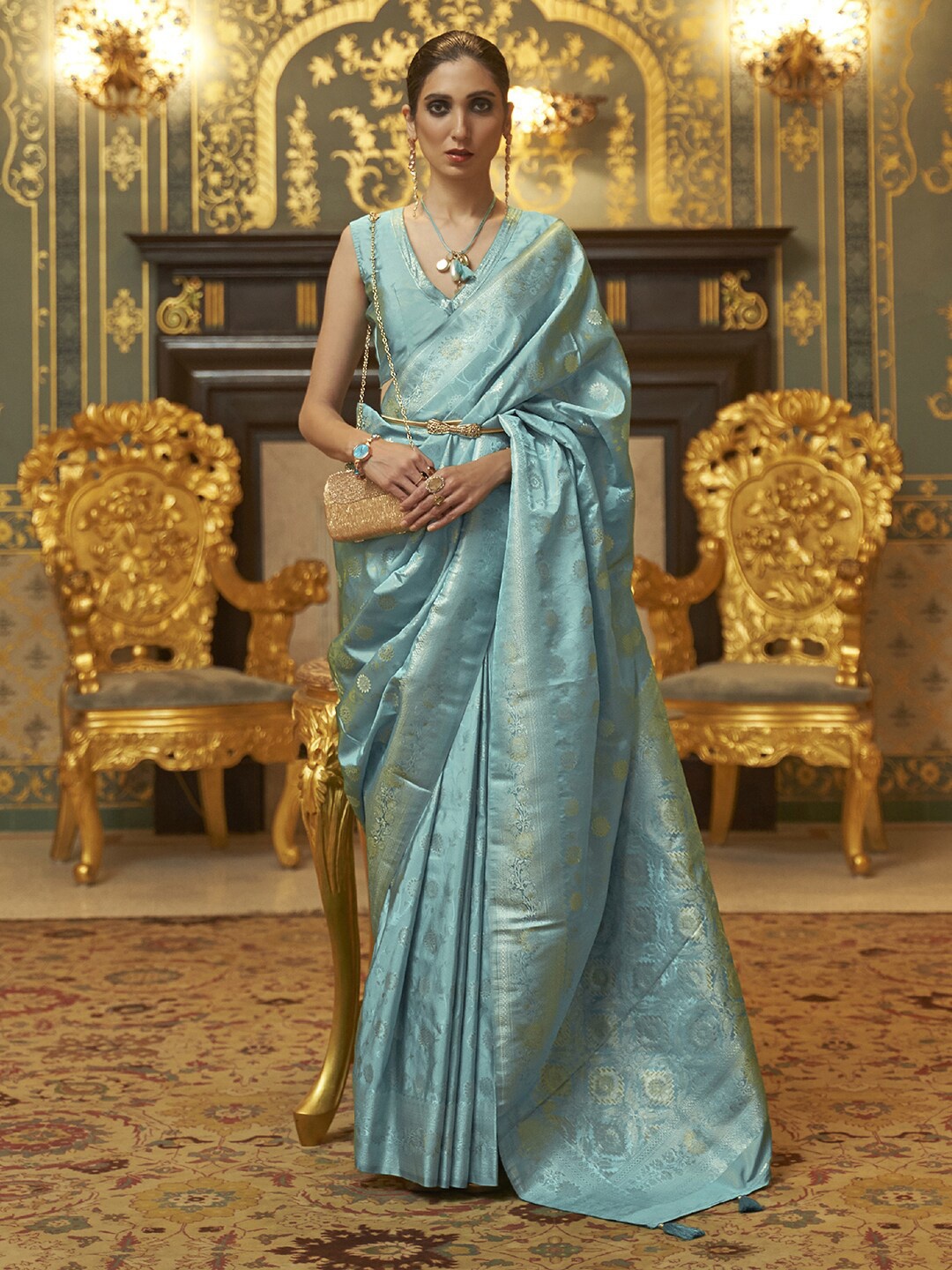 

Mitera Blue & Gold-Toned Floral Zari Silk Blend Banarasi Saree