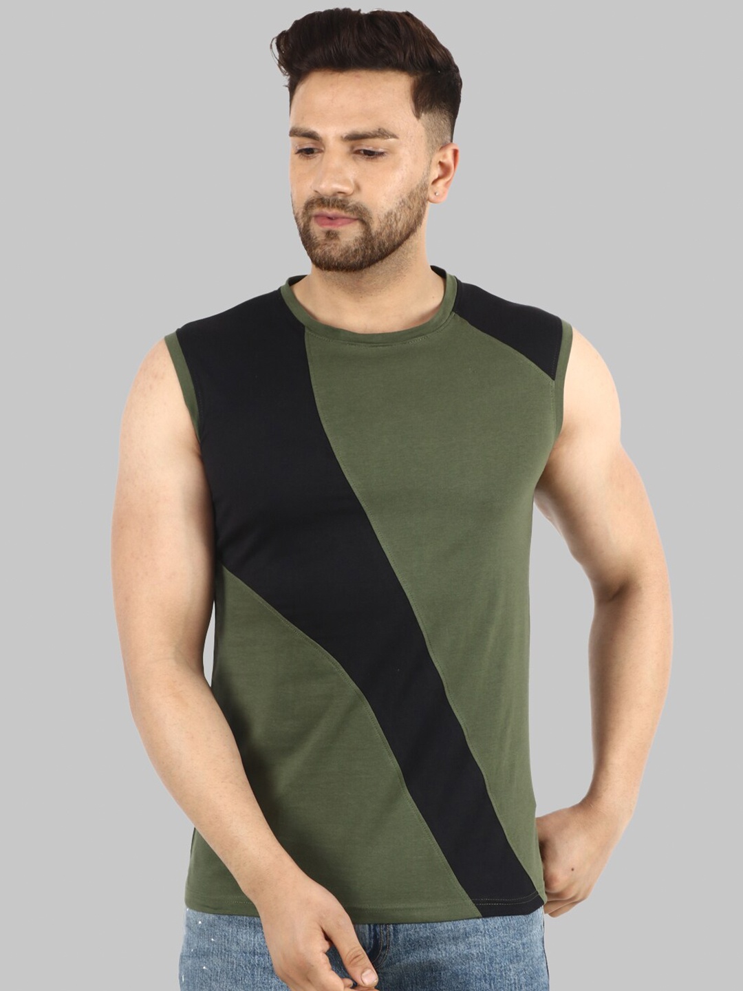 

Kushi Flyer Men Olive Green & Black Colourblocked T-shirt