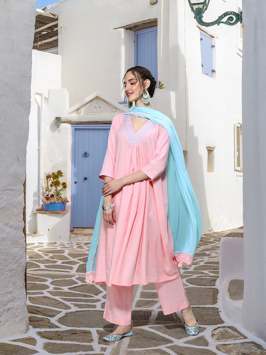 

Sangria Pleated Thread Work Kurta with Palazzos & Dupatta, Pink