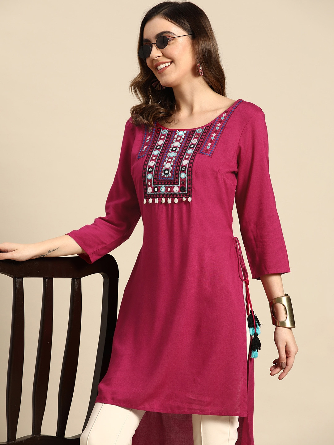 

Sangria Geometric Yoke Design Thread Work Kurta, Pink