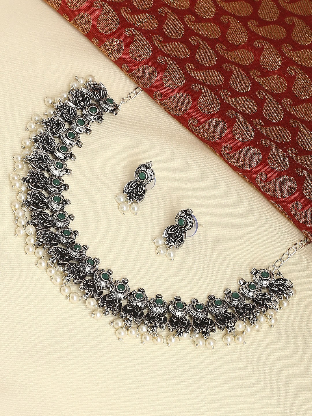 

OOMPH Silver-Toned Oxidised Choker Jewellry Set