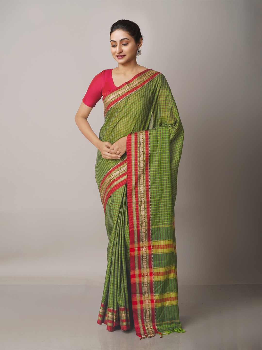 

Unnati Silks Green & Red Woven Design Pure Cotton Narayan Peth Saree