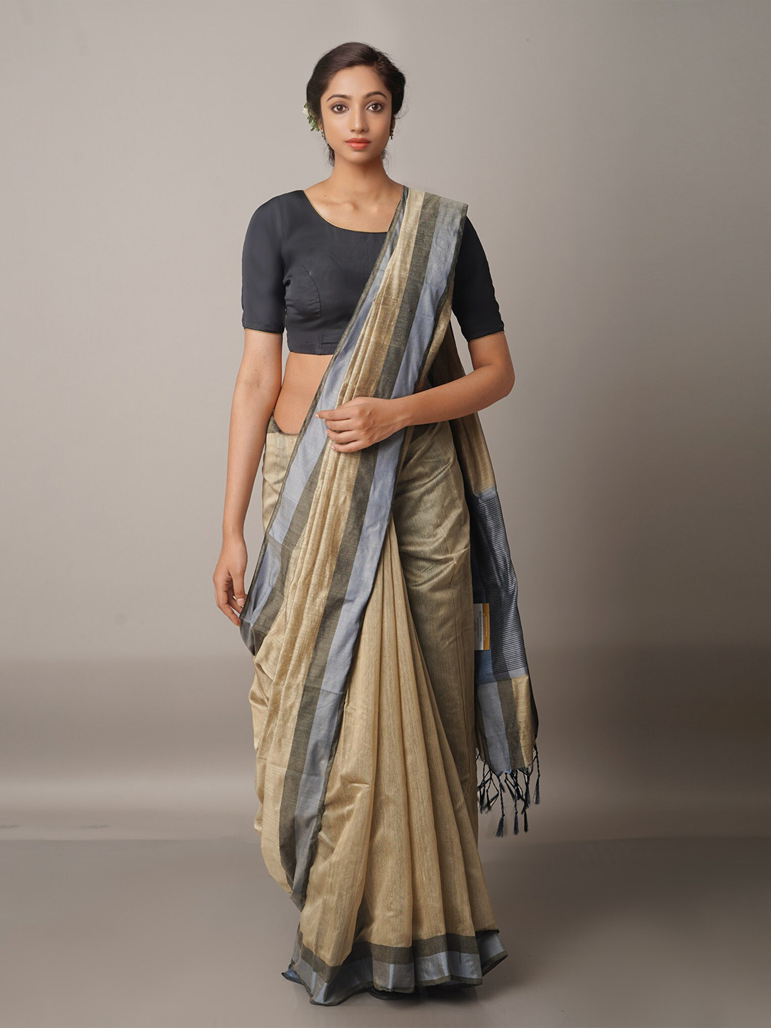

Unnati Silks Brown & Silver-Toned Woven Design Silk Cotton Chanderi Saree