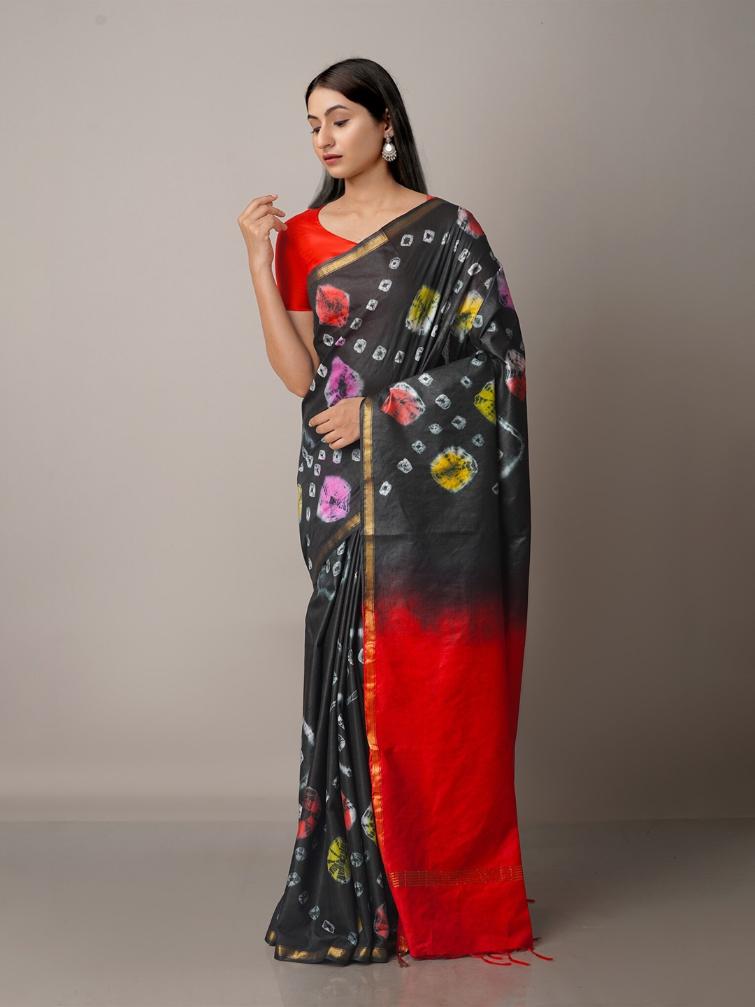 

Unnati Silks Black & Red Batik Zari Silk Cotton Chanderi Saree