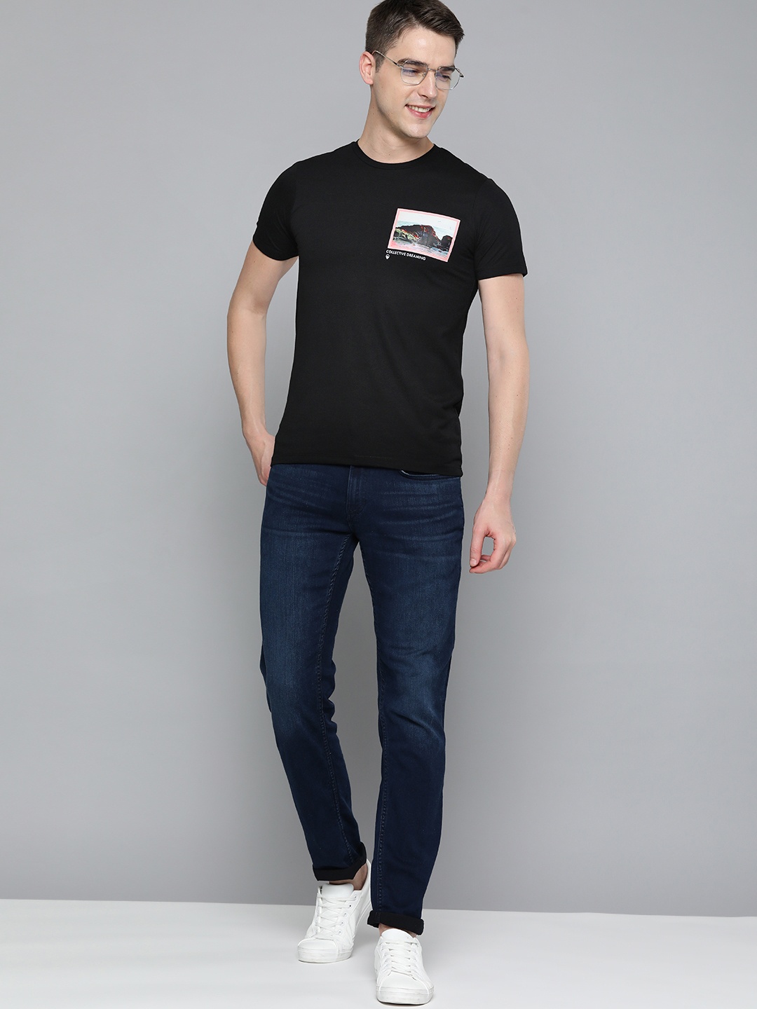 

Mast & Harbour Men Black Graphic Printed T-shirt