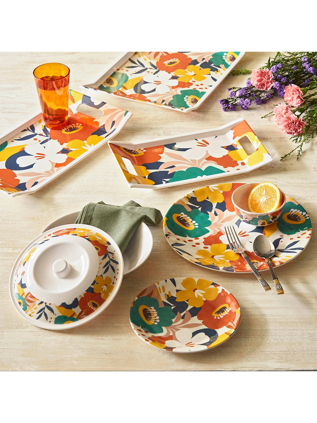 

Home Centre White & Red 1 Pieces Printed Melamine Glossy Bowls