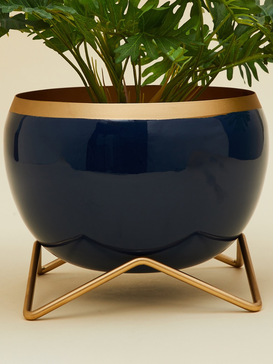 

Home Centre Navy Blue & Gold-Toned Solid Metal Planter With Stand
