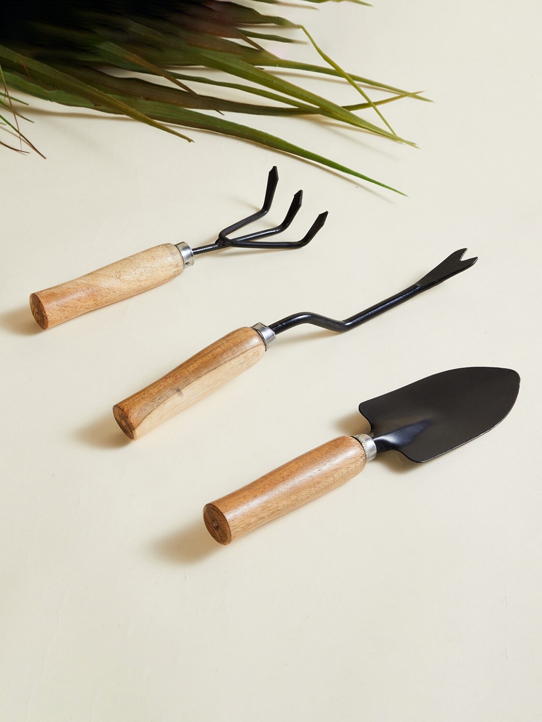 

Home Centre Set Of 3 Black Garden Essential Tools Kit