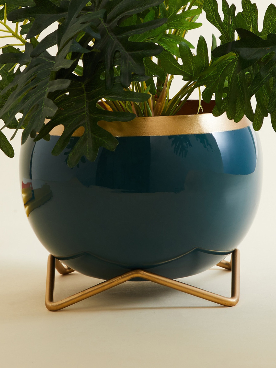 

Home Centre Teal Blue & Gold-Toned Solid Metal Planter With Stand