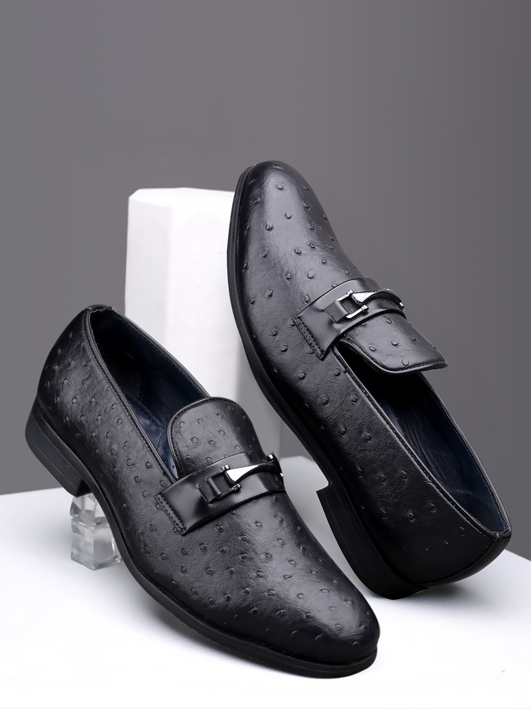 

bacca bucci Men Black Perforations Derbys