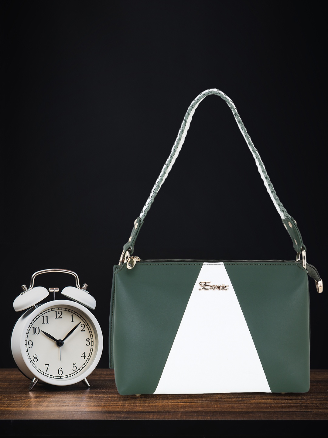 

Exotic Green Colourblocked PU Bucket Handheld Bag