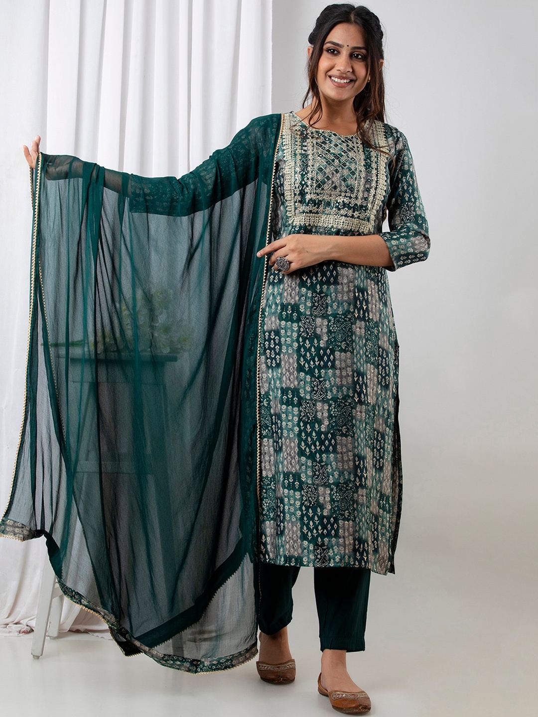 

Kesarya Women Green Ethnic Motifs Embroidered Pure Silk Kurta with Trousers & With Dupatta