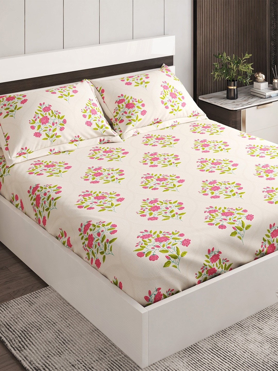 

Home Centre Yellow & Red Floral 120 TC Queen Bedsheet with 2 Pillow Covers