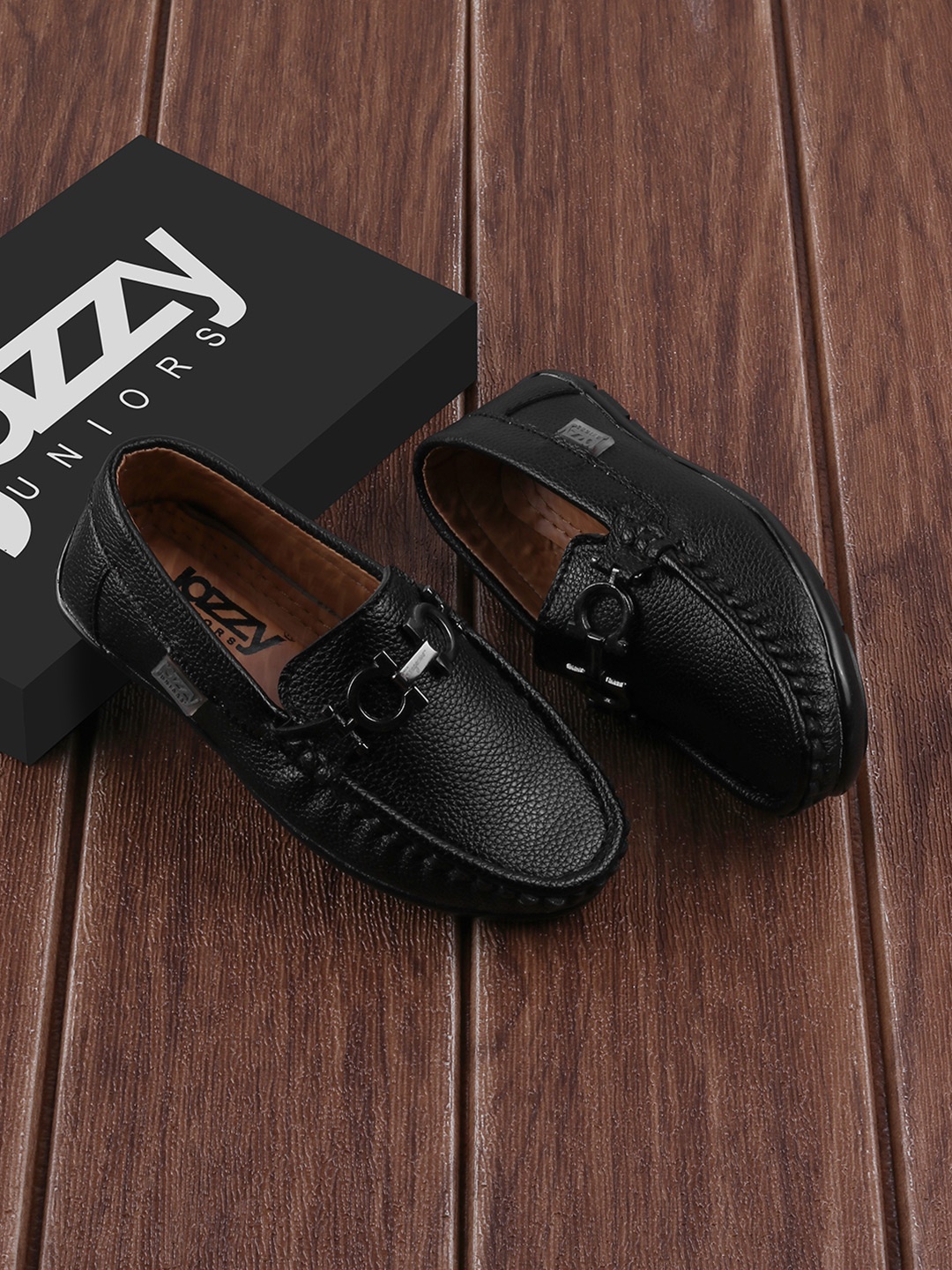 

Jazzy Juniors Boys Black Textured Loafers