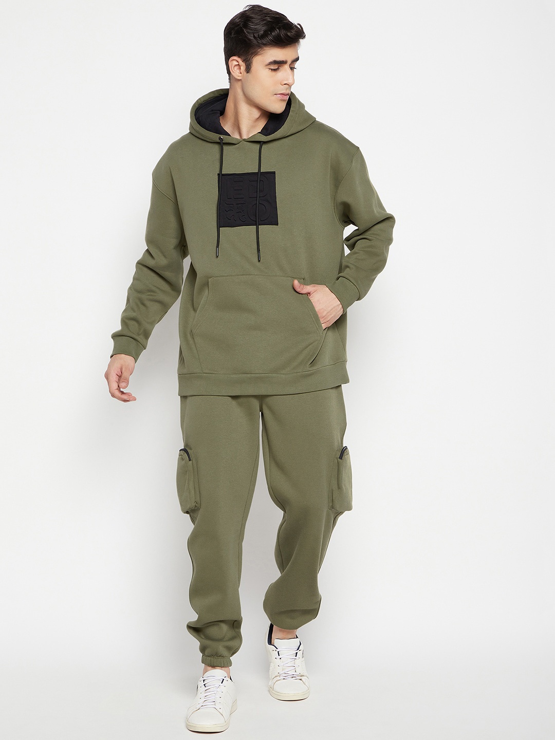 

EDRIO Men Olive Brand Logo Printed Oversized Fleece Tracksuits