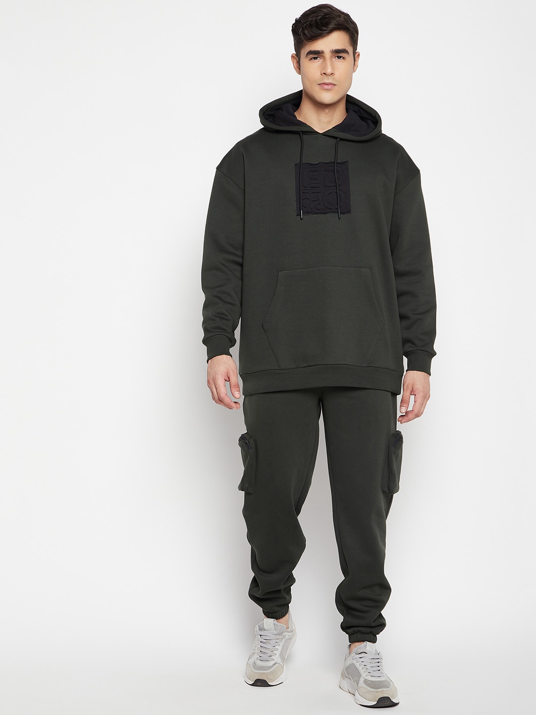 

EDRIO Men Olive Green Brand Logo Printed Oversized Fleece Tracksuits