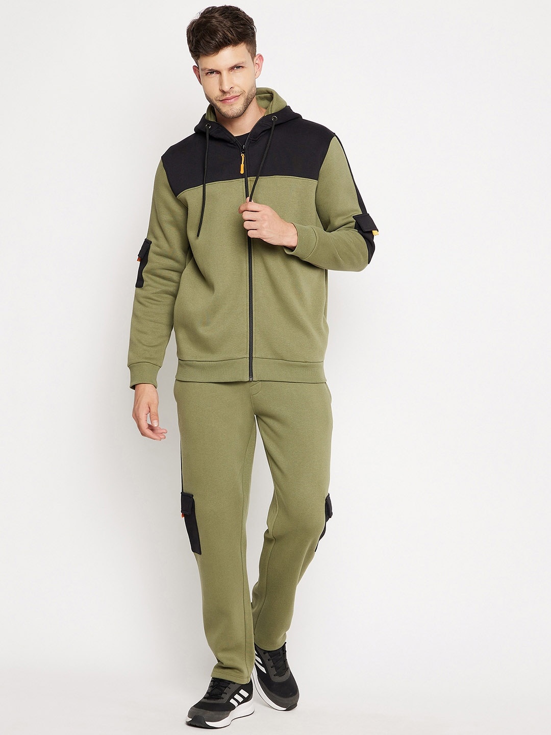 

EDRIO Men Olive & Black Colourblocked Cut & Sew Cargo Zip Up Fleece Tracksuits