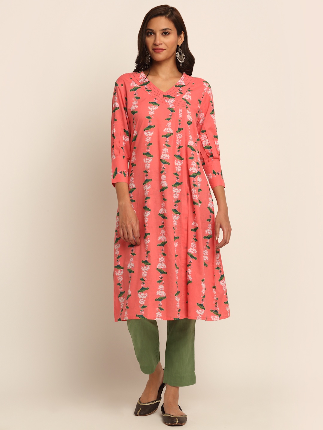 

EK BY EKTA KAPOOR Women Coral Pink & Green Floral Printed Cotton Angrakha Kurta