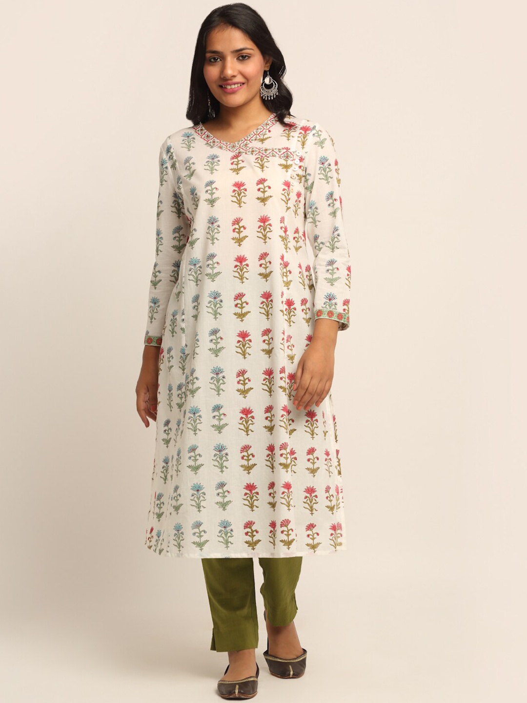 

EK BY EKTA KAPOOR Women Off White & Green Floral Printed Indie Prints Cotton Kurta