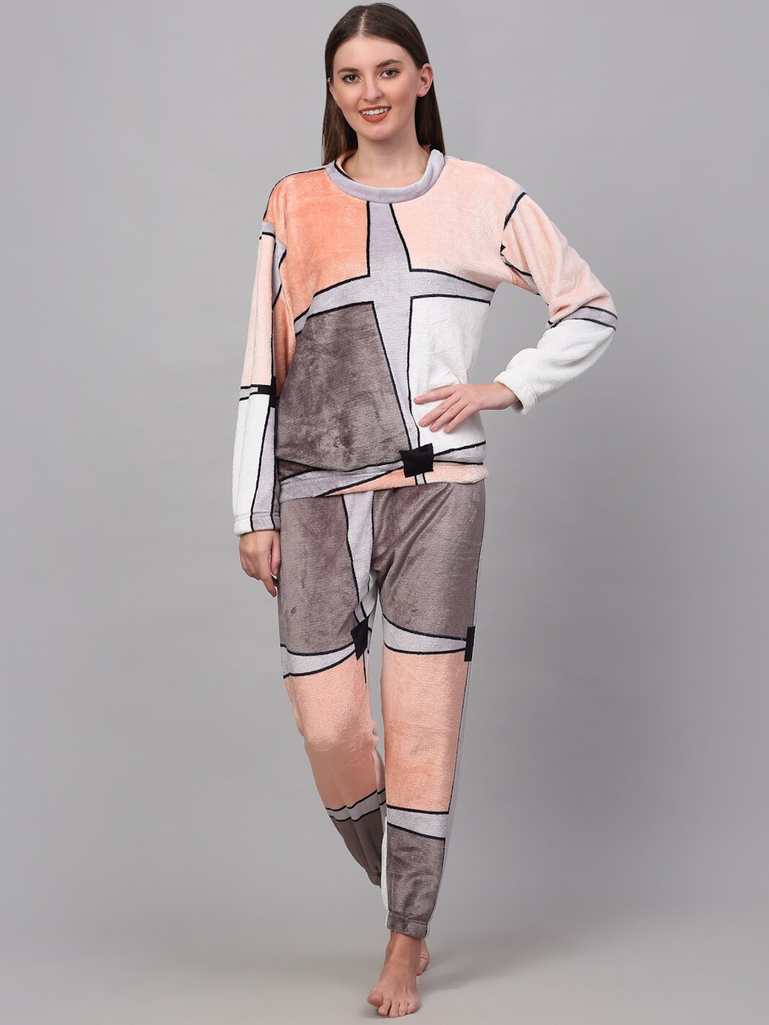 

KLOTTHE Geometric Printed Woolen Night suit, Beige