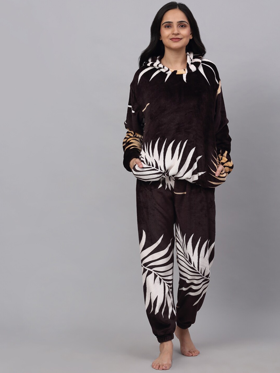 

KLOTTHE Tropical Printed Woolen Hooded Night suit, Black