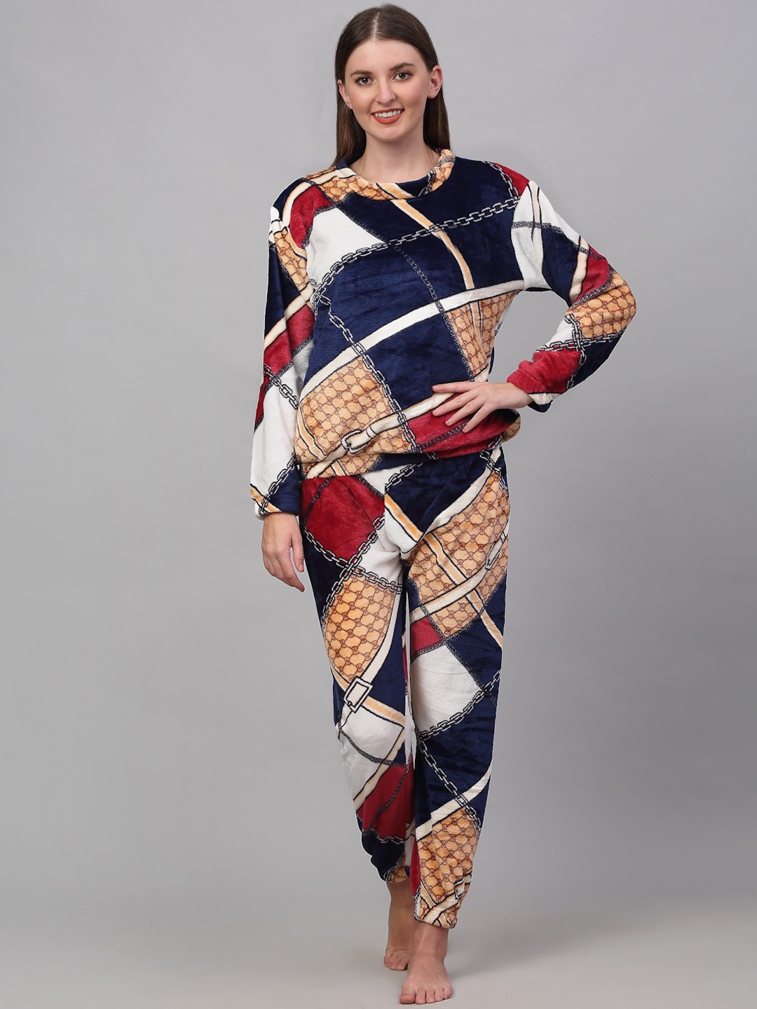

KLOTTHE Women Navy Blue & Red Colourblocked Woolen Night Suit