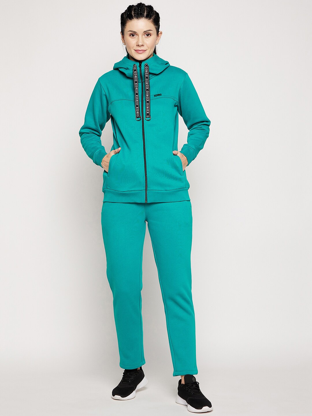 

EDRIO Women Green Solid Structured Fit Hooded Fleece Tracksuits