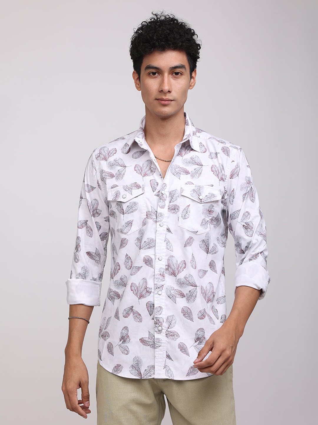 

Snitch Men White Slim Fit Floral Printed Cotton Casual Shirt