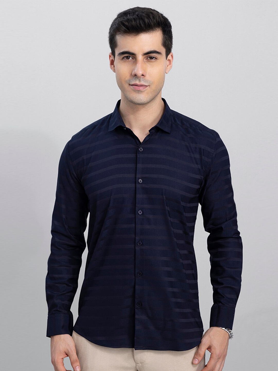 

Snitch Men Navy Blue Slim Fit Horizontal Striped Cotton Casual Shirt