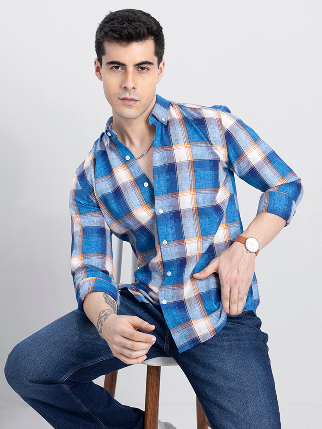 

Snitch Men Blue Slim Fit Checked Casual Shirt