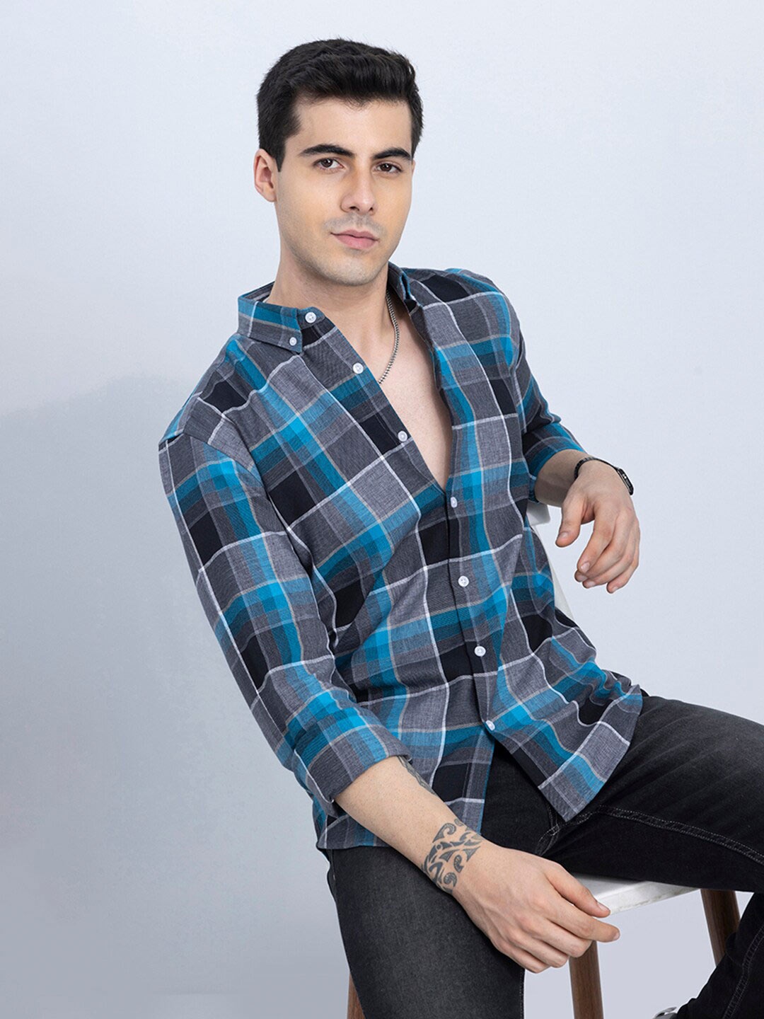 

Snitch Men Grey & Blue Slim Fit Tartan Checked Cotton Casual Shirt