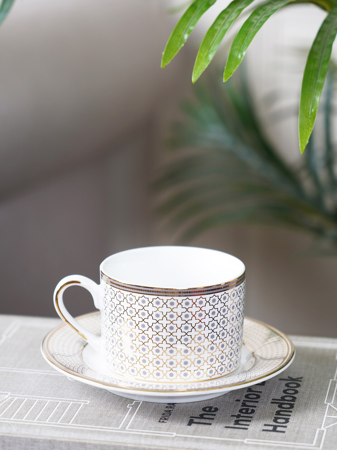 

Pure Home and Living White & Grey Set of 6 Porcelain Glossy Cups and Saucers 300 ml Each