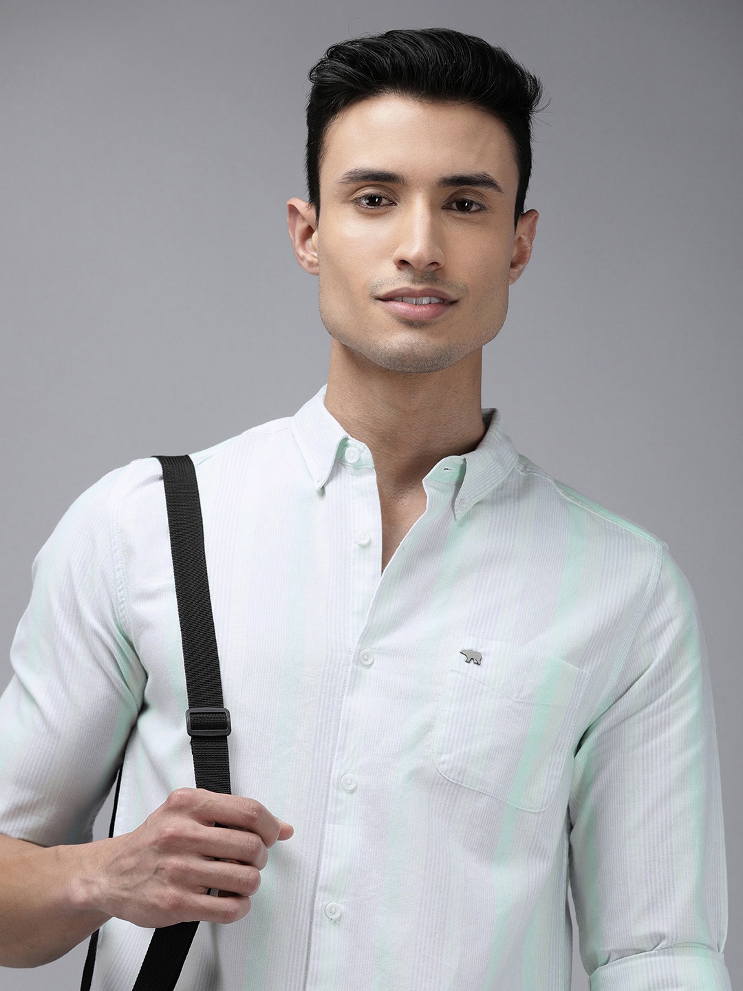 

THE BEAR HOUSE Men Green Cotton Slim Fit Pinstripes Striped Casual Shirt