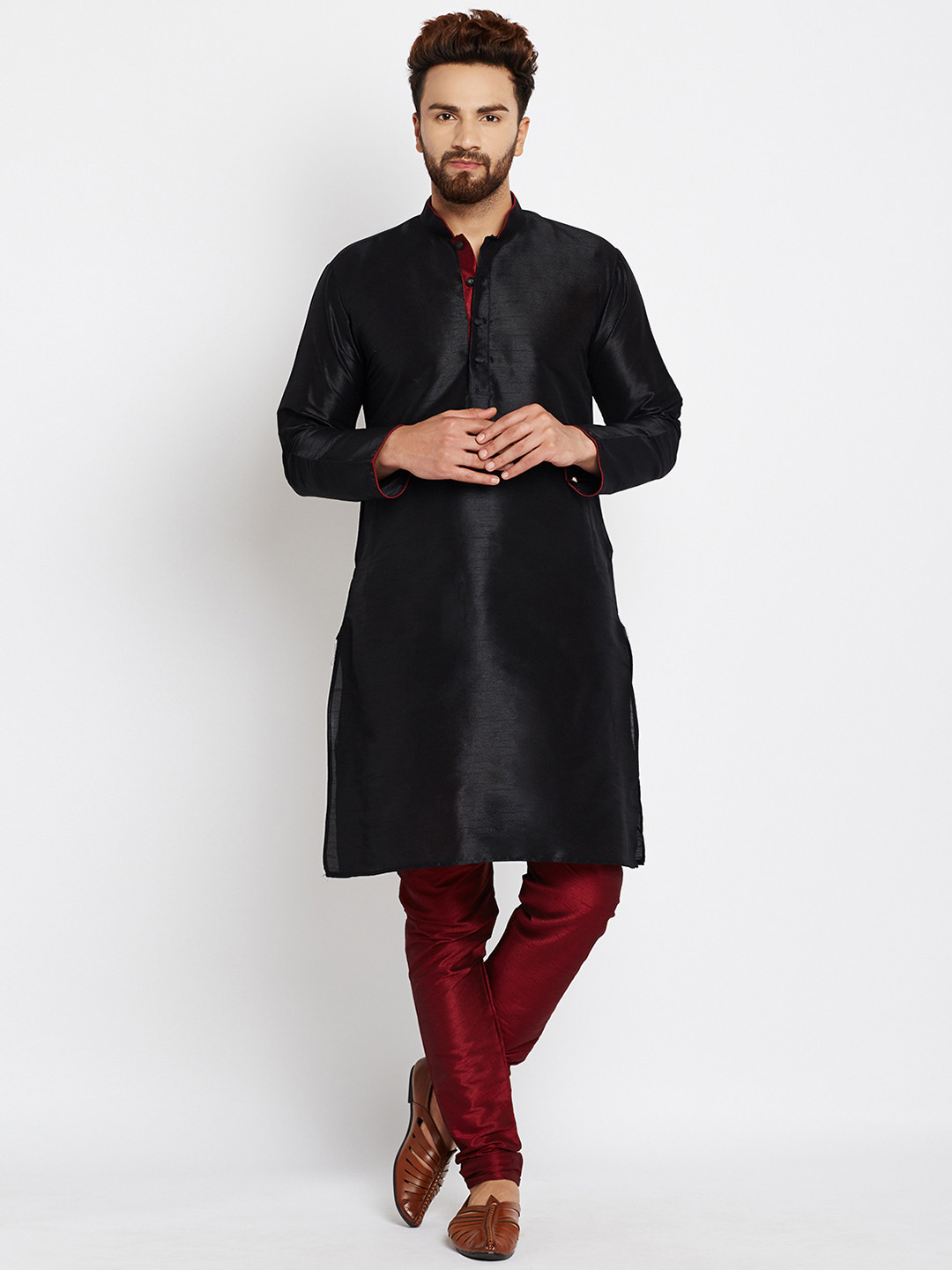 

SOJANYA Men Black & Maroon Solid Kurta with Churidar
