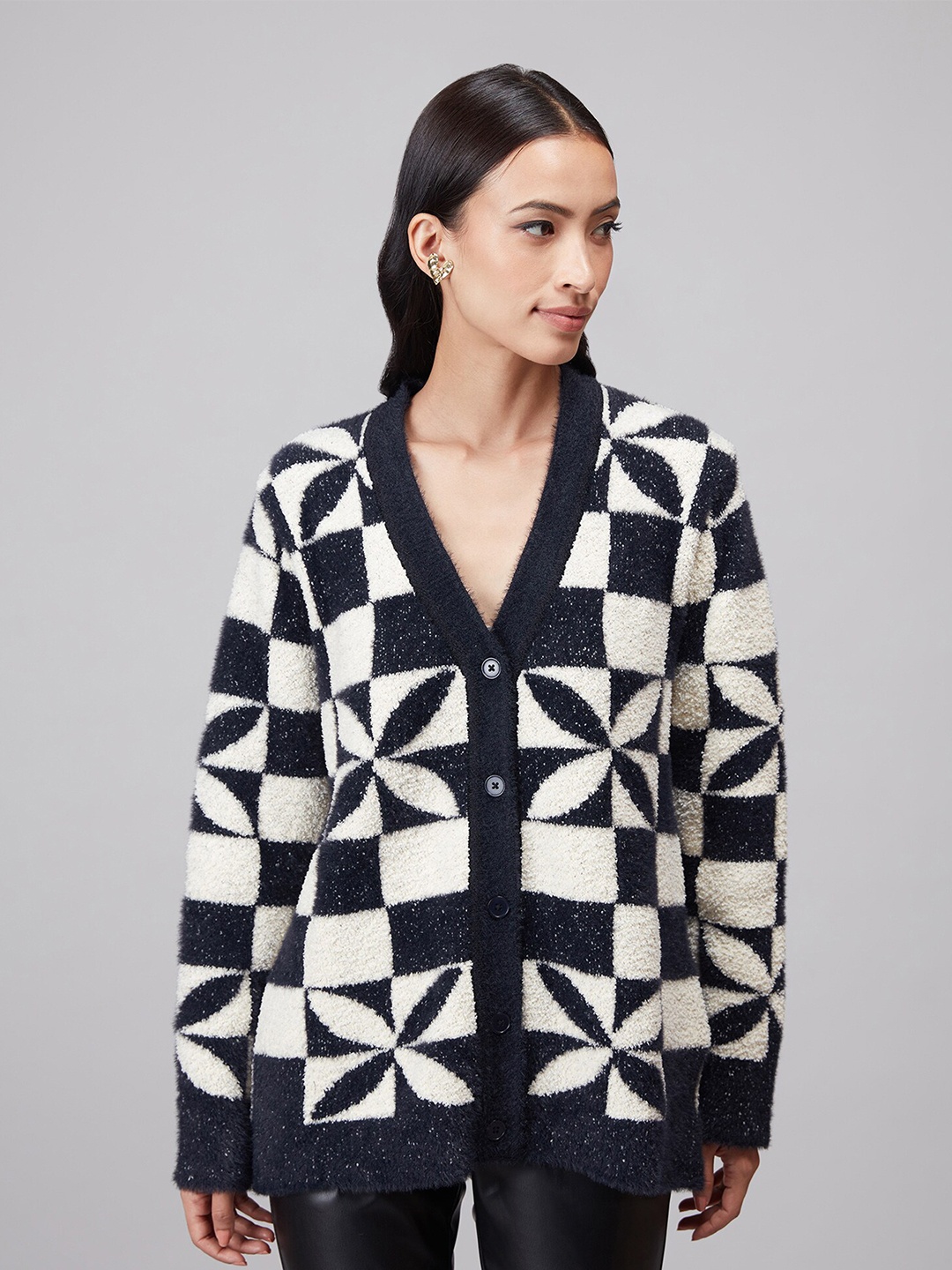 

20Dresses Women Black & White Printed Longline Cardigan
