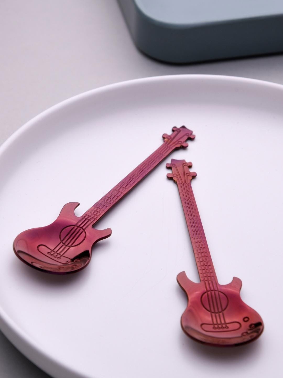 

Nestasia Set Of 2 Maroon Solid Guitar Tea Spoons