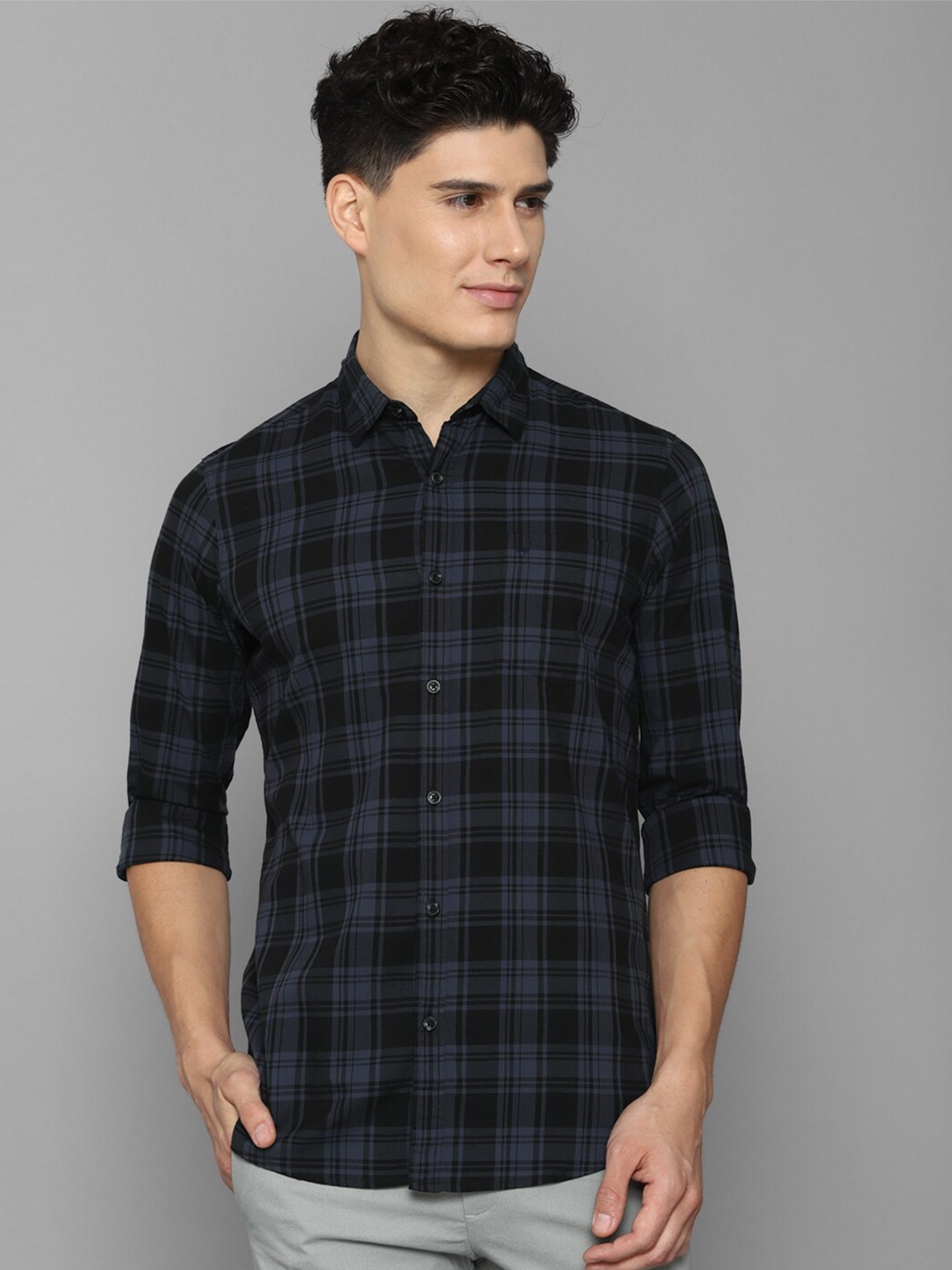 

Allen Solly Men Navy Blue Tartan Checks Checked Cotton Casual Shirt