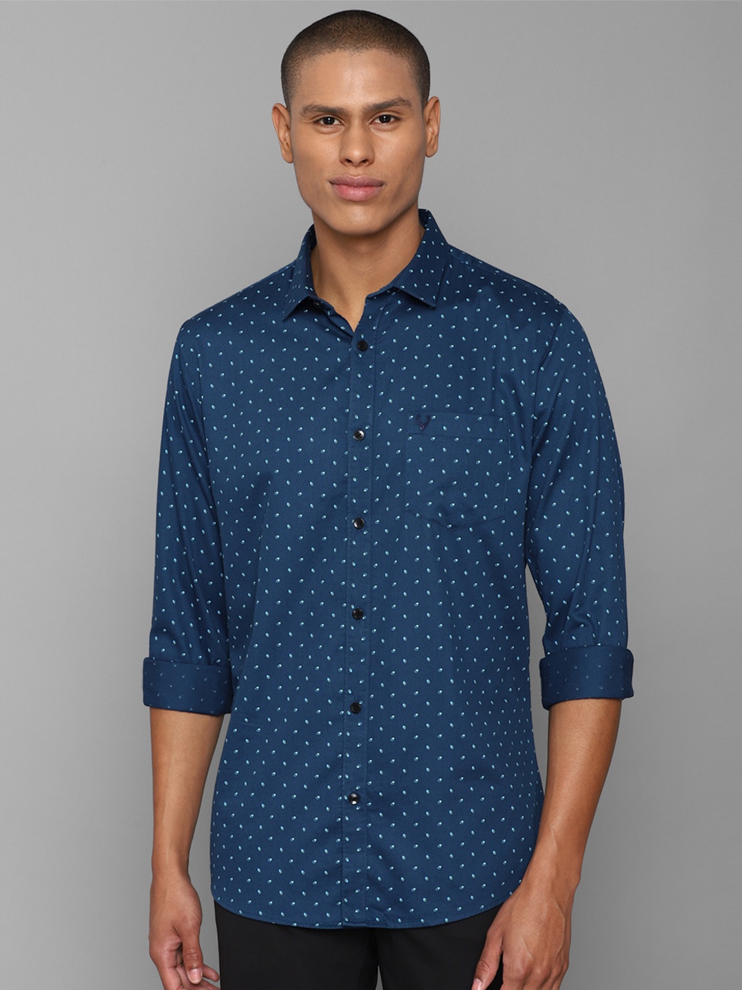 

Allen Solly Men Blue Slim Fit Striped Cotton Casual Shirt