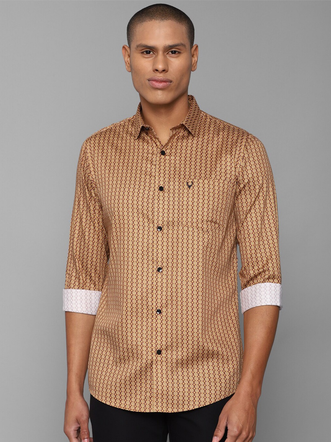

Allen Solly Men Khaki Cotton Slim Fit Printed Casual Shirt