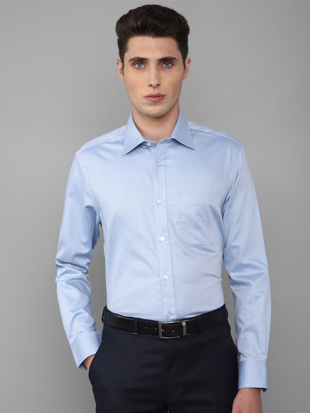 

Louis Philippe Men Blue Slim Fit Solid Cotton Formal Shirt
