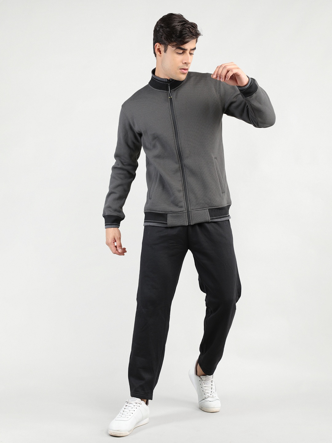 

CHKOKKO Men Grey Solid Winter Track Suit