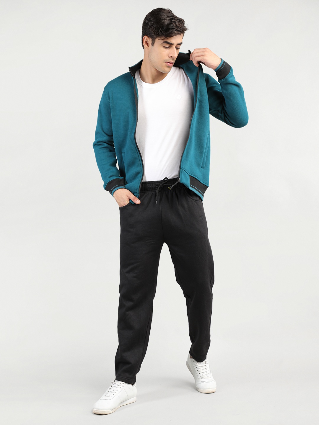 

CHKOKKO Men Teal Blue & Black Solid Tracksuits