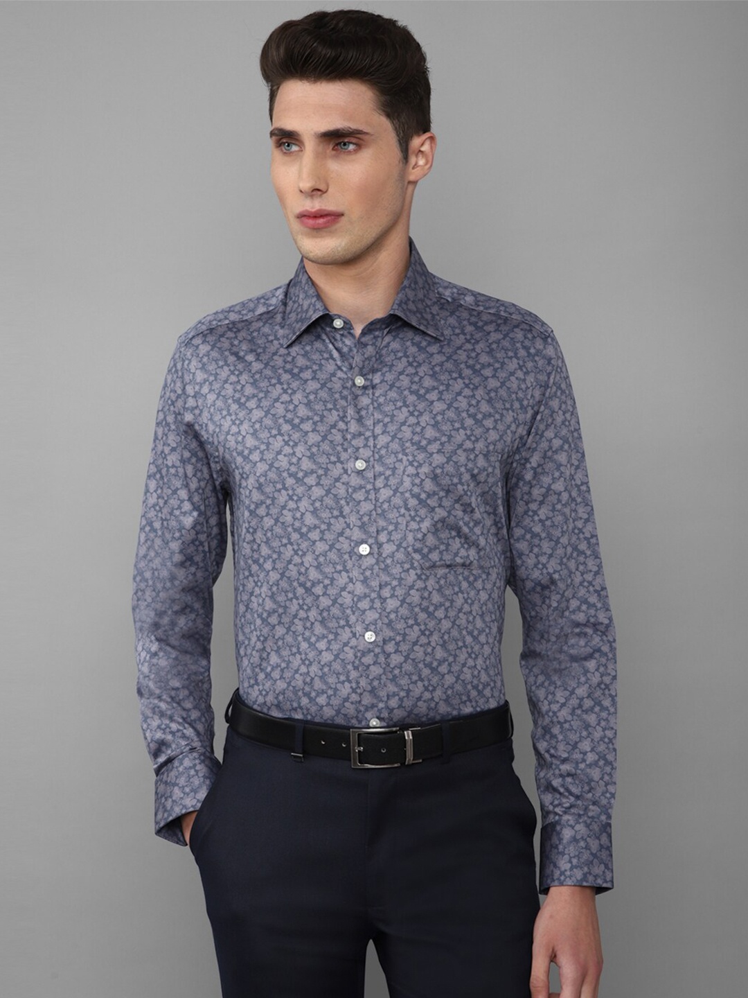 

Louis Philippe Men Grey Slim Fit Floral Printed Cotton Formal Shirt