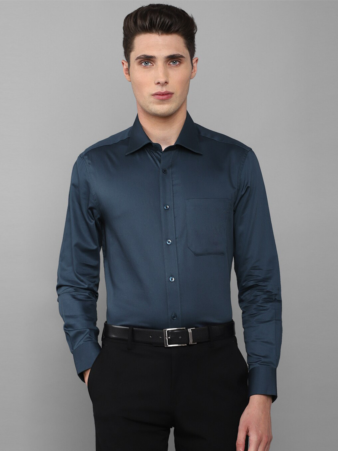 

Louis Philippe Men Teal Solid Pure Cotton Slim Fit Formal Shirt