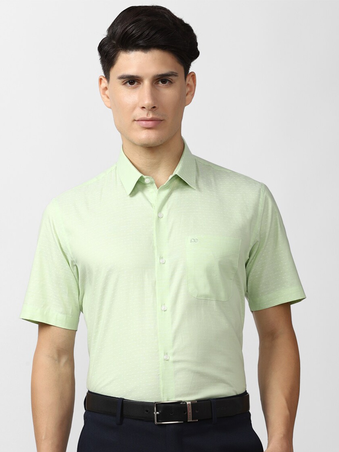 

Peter England Men Green Solid Pure Cotton Formal Shirt